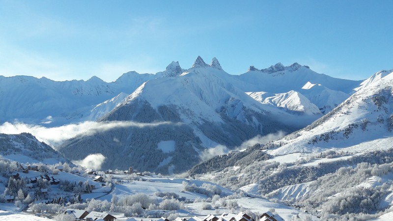 st_jean_darves_les_sybelles_location_ski_piste_de_ski_neige_fraiche.jpg